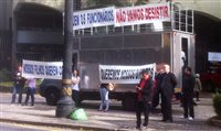 Ex-funcionários da Nascimento fazem protesto em SP