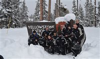 Operadores conhecem Yellowstone de snowmobile