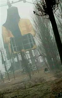 Estátua gigante de Mao Tse Tung é destruída na China