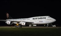 Iron Maiden apresenta novo Boeing; jato voará ao Brasil