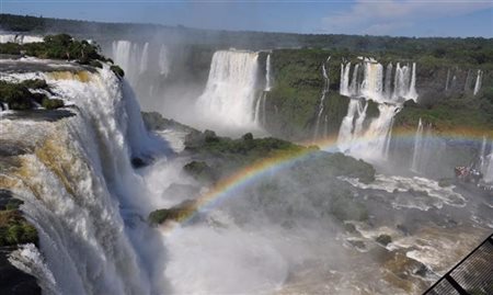 Cataratas do Iguaçu aparece entre os 10 destinos mais procurados pelos viajantes