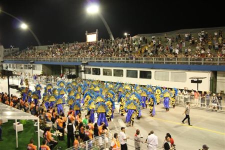 IHG recebe parceiros em desfiles das campeãs de SP; fotos