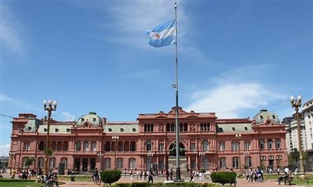 Argentina tem greve geral nesta quinta (9) com suspensão de voos