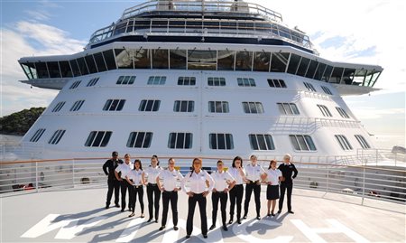  “Celebrity Apex”, da Celebrity Cruises, pronto para navegar  pelos mares do mundo