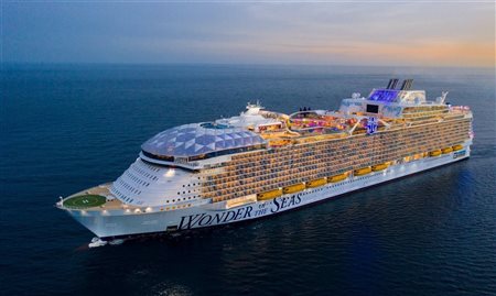 Royal Caribbean divulga a madrinha do 