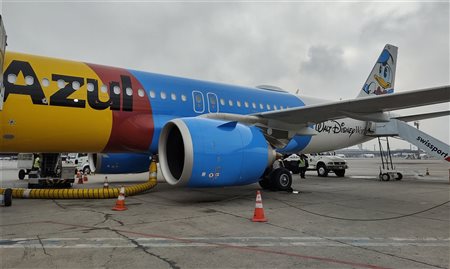 Após Mickey e Minnie, Azul inicia operações da aeronave inspirada em Pato  Donald