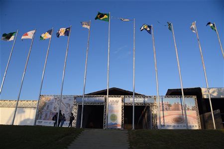 Quase tudo pronto! Veja a montagem dos estandes da Abav Expo 2022