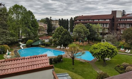 Hotel Alpestre (RS) inaugura piscina aquecida e espaço de recreação