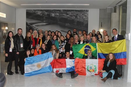 Primeiro dia de Rendez Vous en France anima operadores; fotos