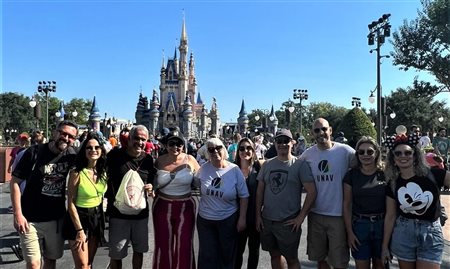 Agências premiadas por Coris e Unav visitam o Magic Kingdom