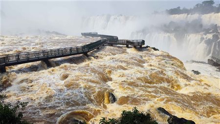 Passarela das Cataratas do Iguaçu é interditada temporariamente nesta sexta-feira (11)