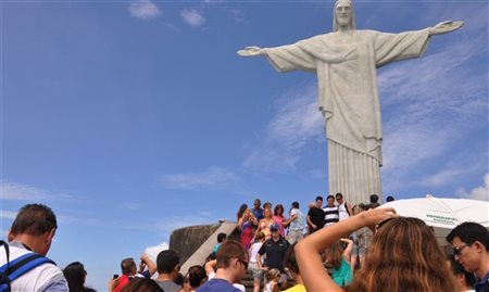 Turistas estrangeiros injetam mais de R$ 3 bilhões na economia brasileira