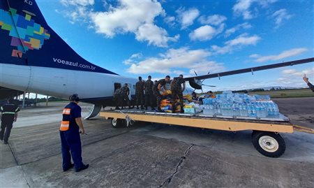 Ajuda humanitária da Azul ao RS atinge mais de 2,5 mil toneladas