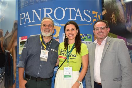 Estandes agitados no 1º dia de Abav Expo 2024; veja mais cliques da feira