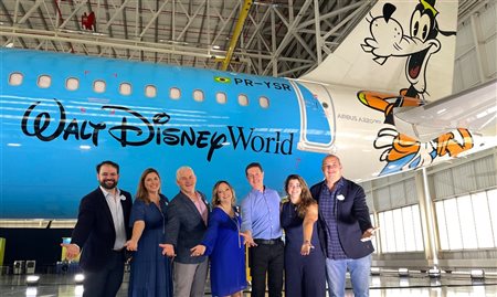 Pateta nas Nuvens! Azul e Disney apresentam 5º avião da Frota Mágica