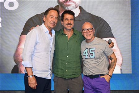 Campeões de venda de Club Med têm dia com ator Eriberto Leão no Rio; fotos