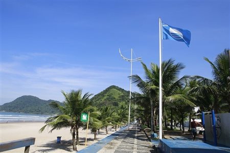 Guarujá (SP) será palco da cerimônia de entrega da Bandeira Azul 2025
