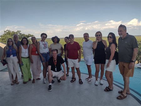 Famtour da Flot pela Namíbia visita aldeia do povo Himba e realiza site inspection; fotos