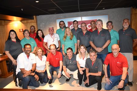 Flot re&uacute;ne equipe de guias no Rio de Janeiro e apresenta programa&ccedil;&atilde;o para 2026; fotos