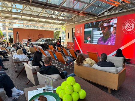 Membros ALL, da Accor, assistem &agrave; final de Roland Garros em a&ccedil;&atilde;o especial em S&atilde;o Paulo