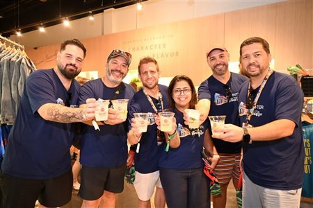 Bartenders por um dia! Top Sellers Orinter aprendem drinks porto-riquenhos; fotos