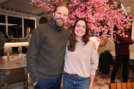 Veja fotos dos fornecedores em coquetel para apresentar Luti Guimarães na Sakura
