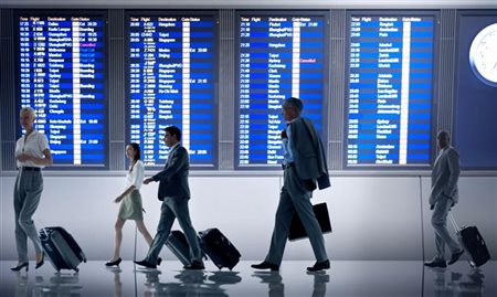 Agências de viagens corporativas e mais empresas contratam; veja vagas