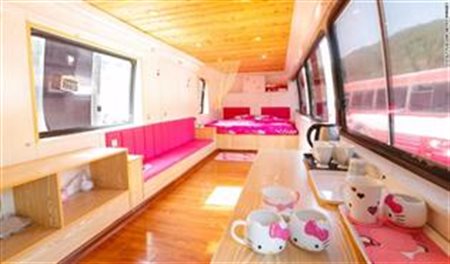 China cria hotéis do Mickey e da Hello Kitty em ônibus