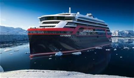 Hurtigruten lança dois navios com tecnologia híbrida
