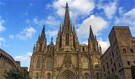 Sagrada Família gasta US$ 2,4 milhões e reforça segurança