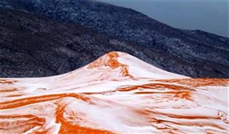 Após 37 anos, neva no deserto do Saara; veja foto
