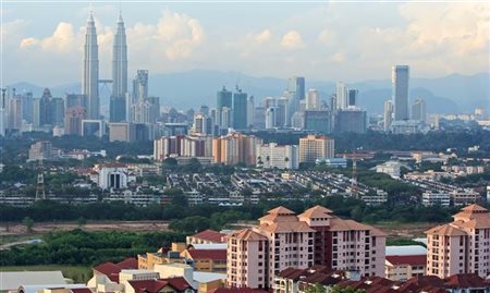 Malásia abandona todas as restrições de covid-19