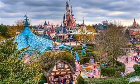 Parques da Disney têm alta no lucro e receita