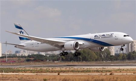El Al opera 1º voo comercial entre Israel e Emirados Árabes
