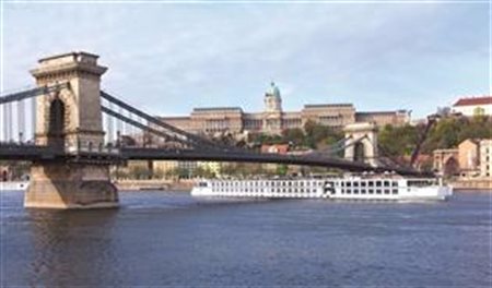 Uniworld River Cruises converterá navio em Super Ship