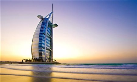 Emirados Árabes suspendem temporariamente emissão de visto