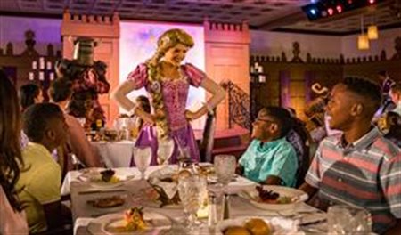 Disney inaugura restaurante da Rapunzel em navio