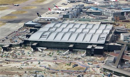 Número de passageiros em Heathrow cai 83% em março