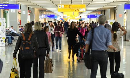 Aeroportos devem ter movimento 38% maior no feriado de Tiradentes