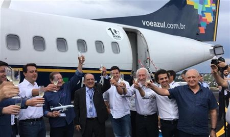 Azul inaugura voo de Curitiba a Pato Branco