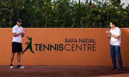 Rafa Nadal inaugura centro de tênis em novo Grand Palladium