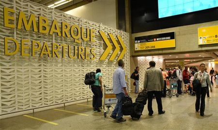 PL quer cobrar taxa de poluição de usuários do GRU Airport