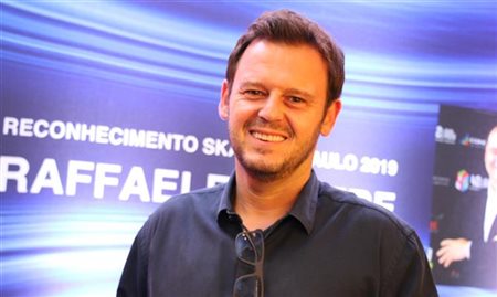 Rodrigo Cezar leva prêmio de melhor gestor de Viagens Corporativas