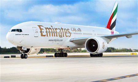 Emirates oferece PCR gratuito para brasileiros até março