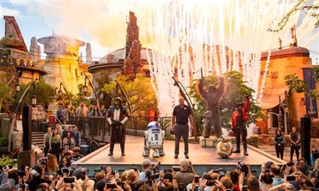 Star Wars: Galaxy's Edge já está aberta no Walt Disney World