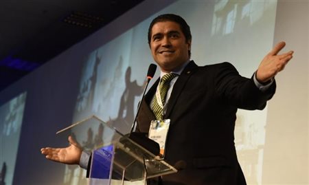Líder da Comissão de Turismo quer regular jogo no Brasil