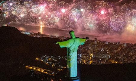 Hotéis do Rio registram recorde de público no réveillon Hotéis do Rio registram recorde de público no réveillon