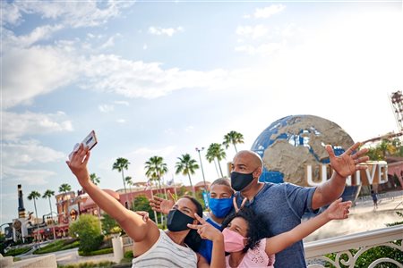 Universal Orlando dispensa máscara para vacinados