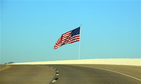 EUA estendem restrições de fronteiras terrestres por mais um mês