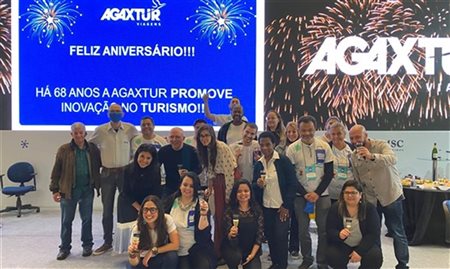 Agaxtur comemora 68º aniversário com colaboradores reunidos